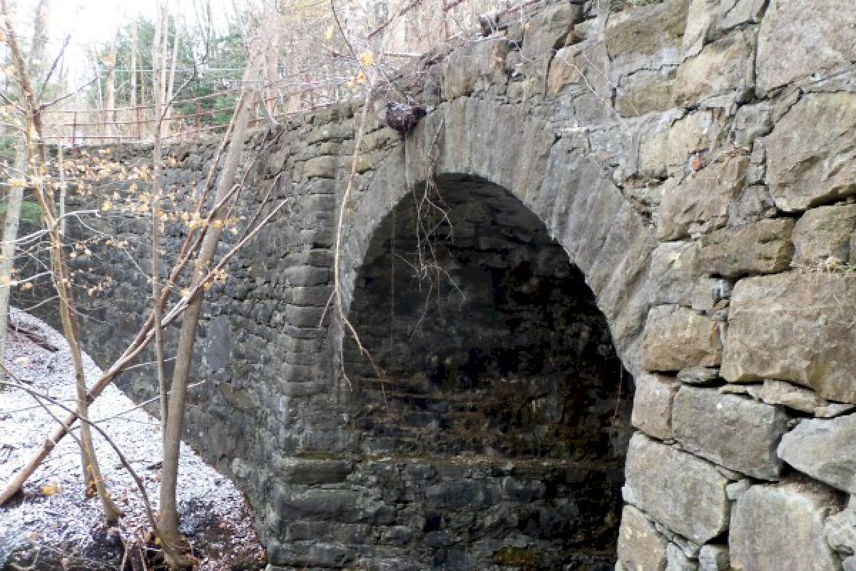 Basset Brook Bridge